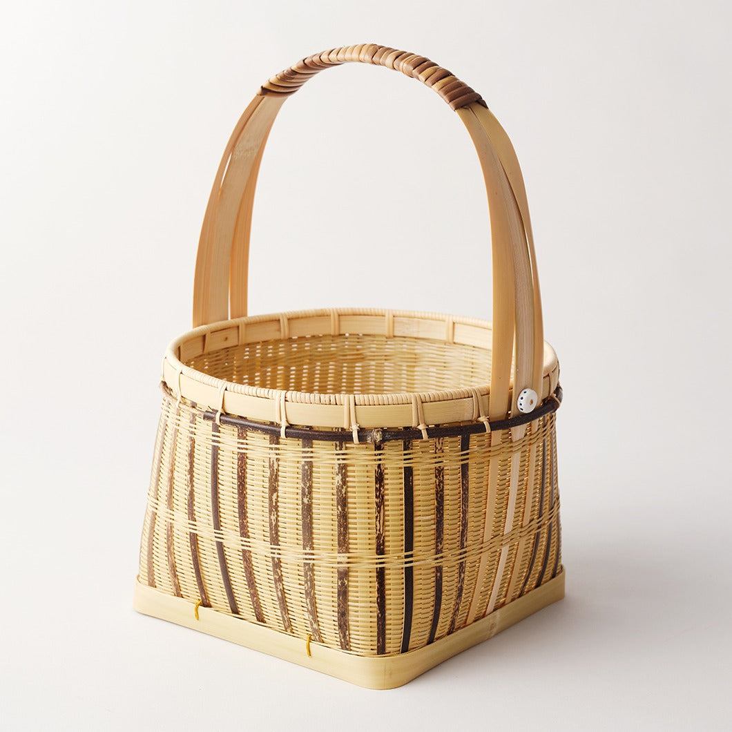 Round bamboo tea basket by Park Hee-young