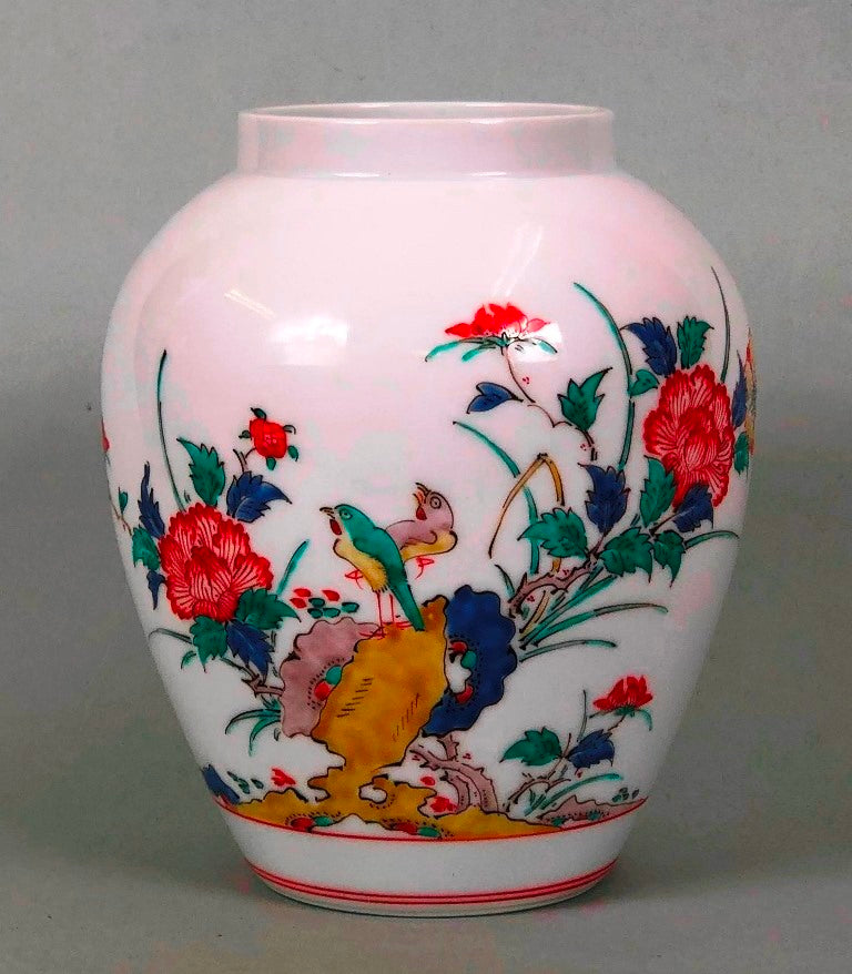 Sakaida Kakiemon XIV peony and bird vase
