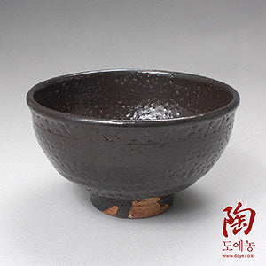Black glaze tea bowl — detail