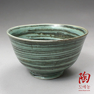 Marbled tea bowl — detail