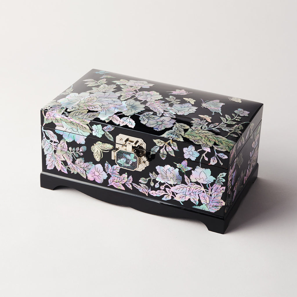 Peony & Butterfly chest — detail