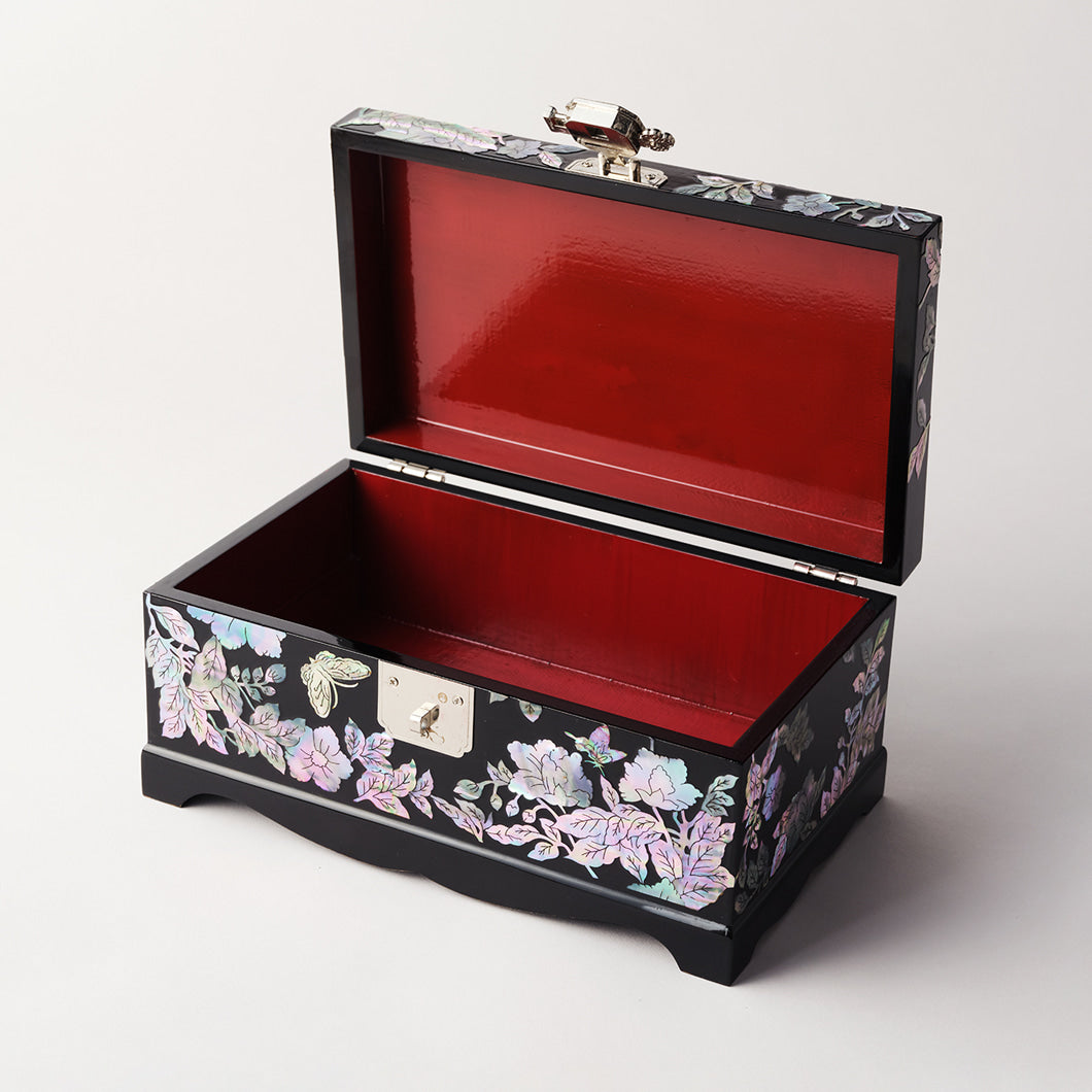 Peony & Butterfly chest — detail