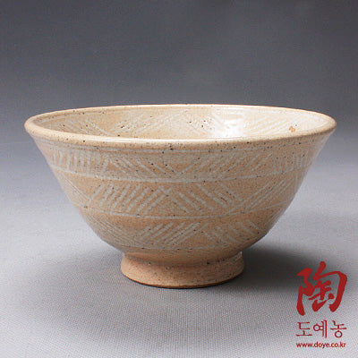 Mishima tea bowl by Kim Young-sik
