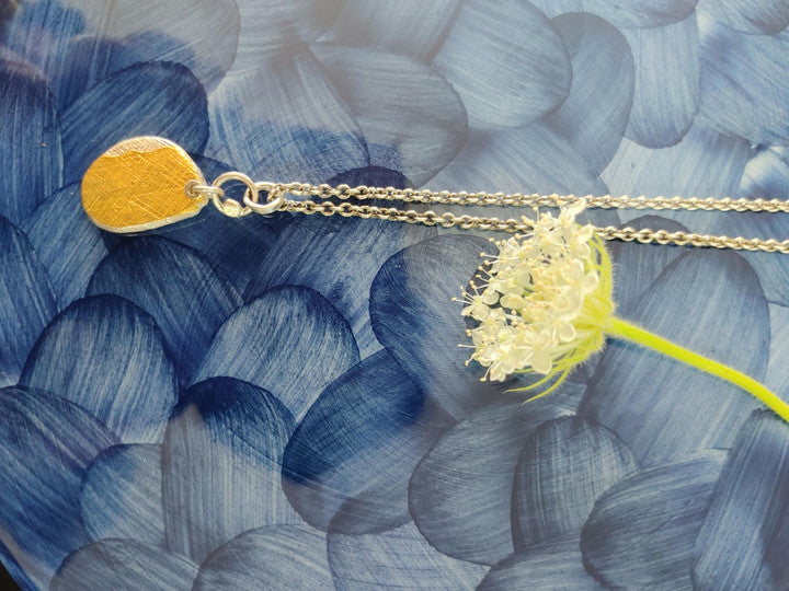 Ipsa silver pendant — detail