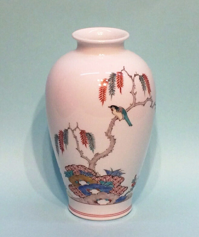 Sakaida Kakiemon XIV willow and bird vase